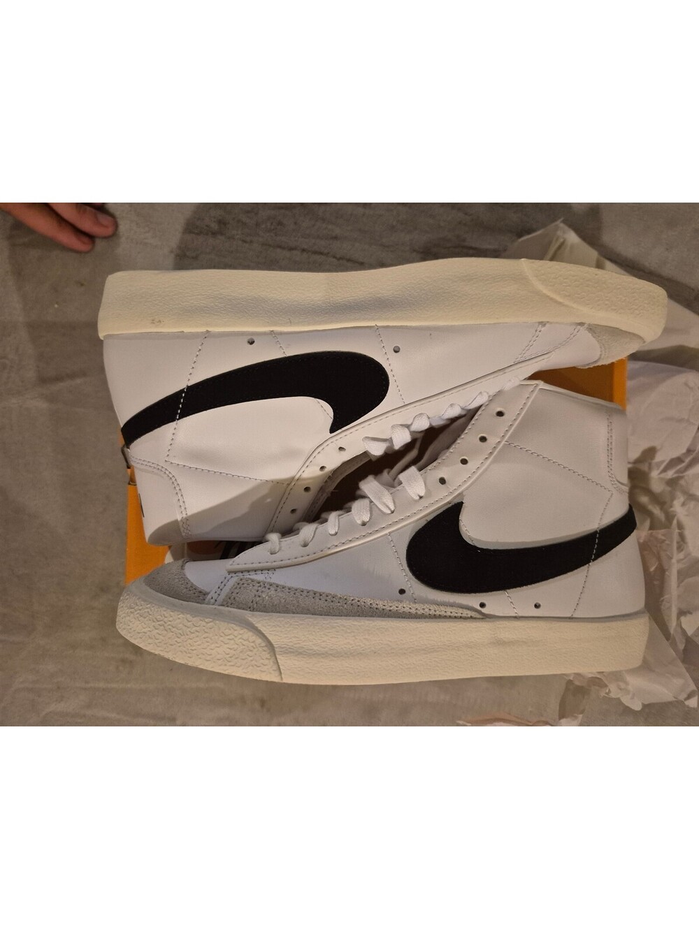 Nike Blazer Mid 77 Vintage White Black Sneakers Size 7 Mens